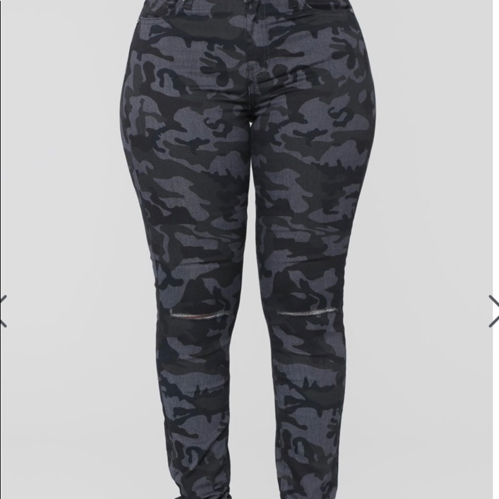 Skinny camo jeans